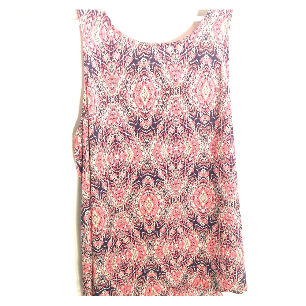 Sleeveless casual blouse